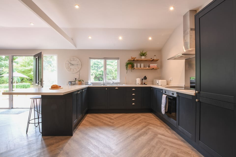 Fridge, dishwasher, cookware/dishes/utensils