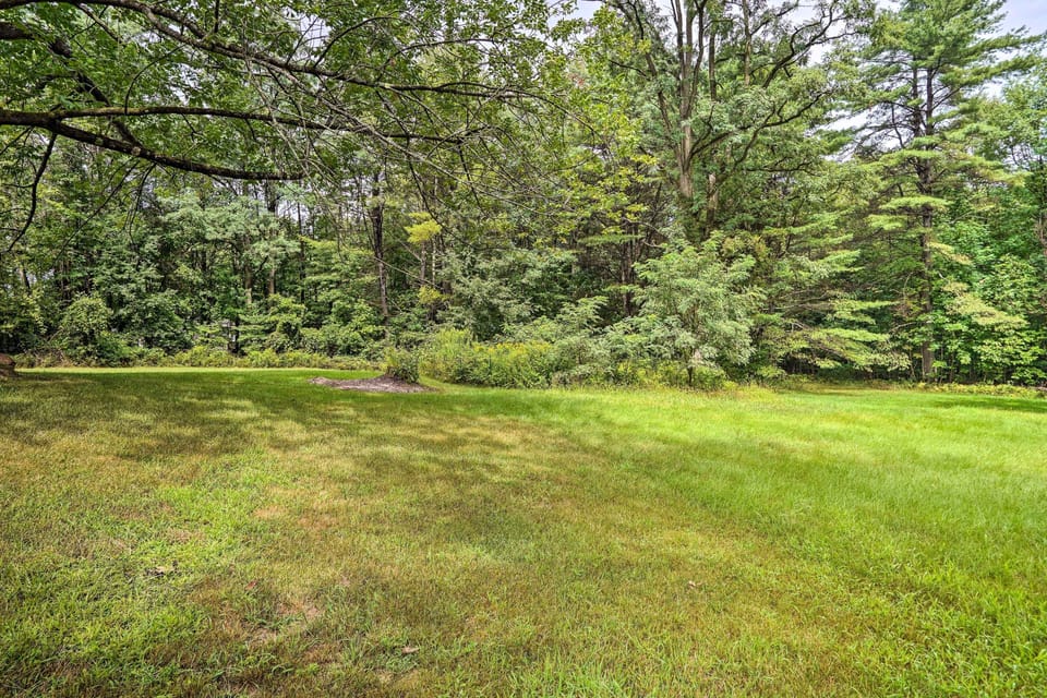 Property Exterior | Garage (1 Vehicle) | Private Lot (5 Vehicles)