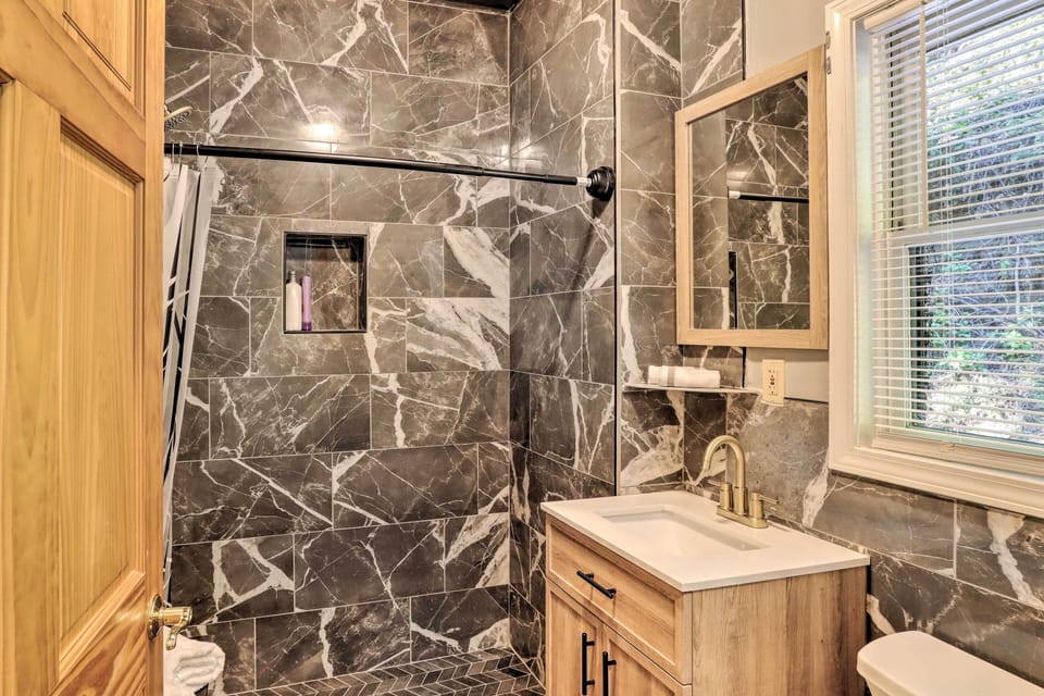 Full Bathroom
