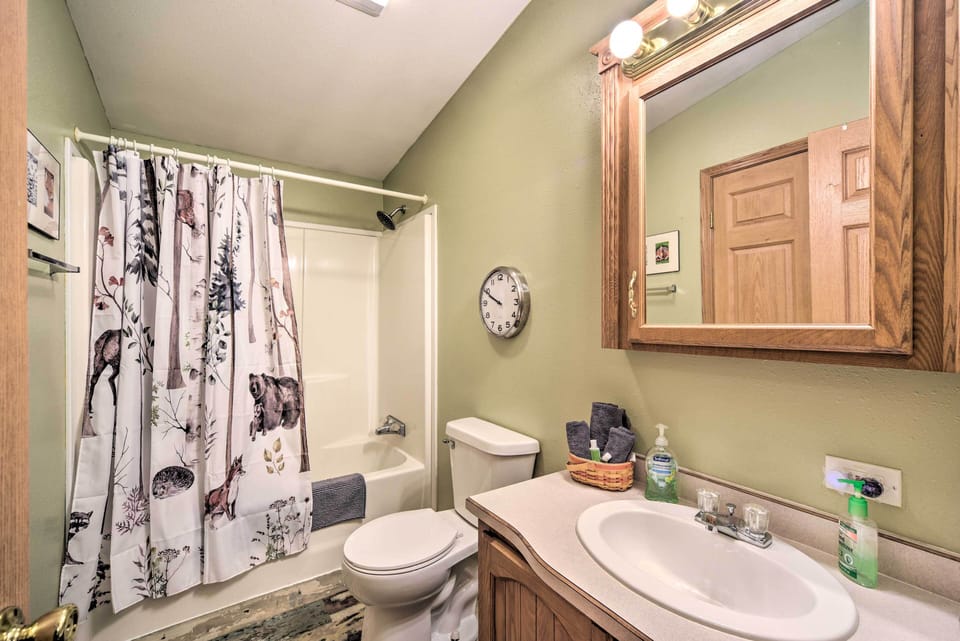 Bathroom | Towels Provided