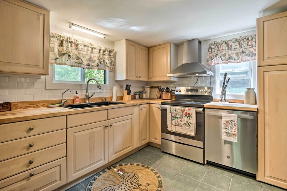 Kitchen | 1st Floor | Coffee Maker | Crockpot | Cooking Basics