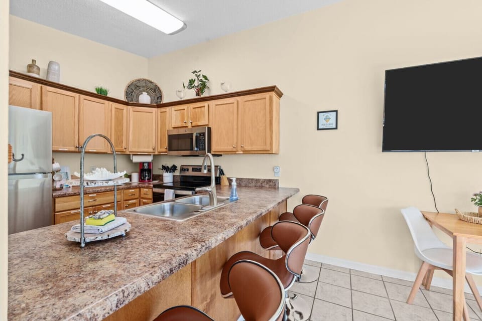 Plenty of countertop space new fixtures and appliances in the kitchen.