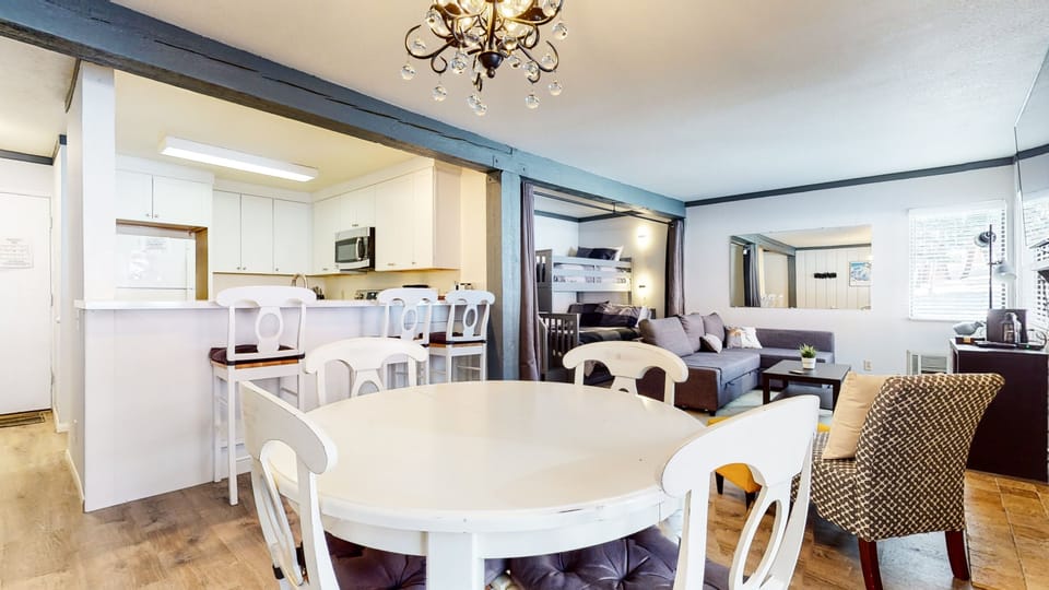Dining Room, Dining Table, Table, Indoors, Furniture