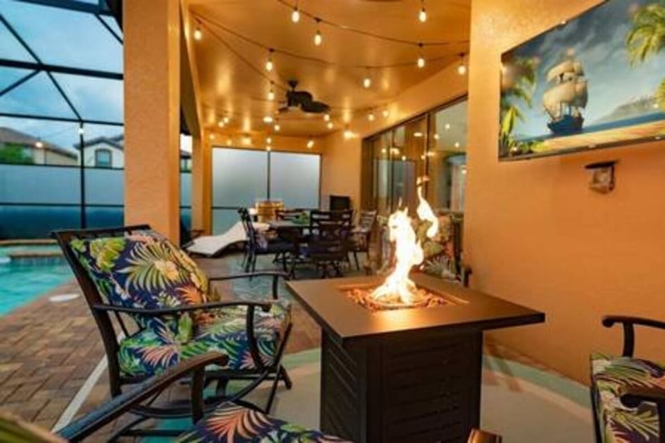 Fire-pit, private pool, and hot tub while watching a movie or the big game!