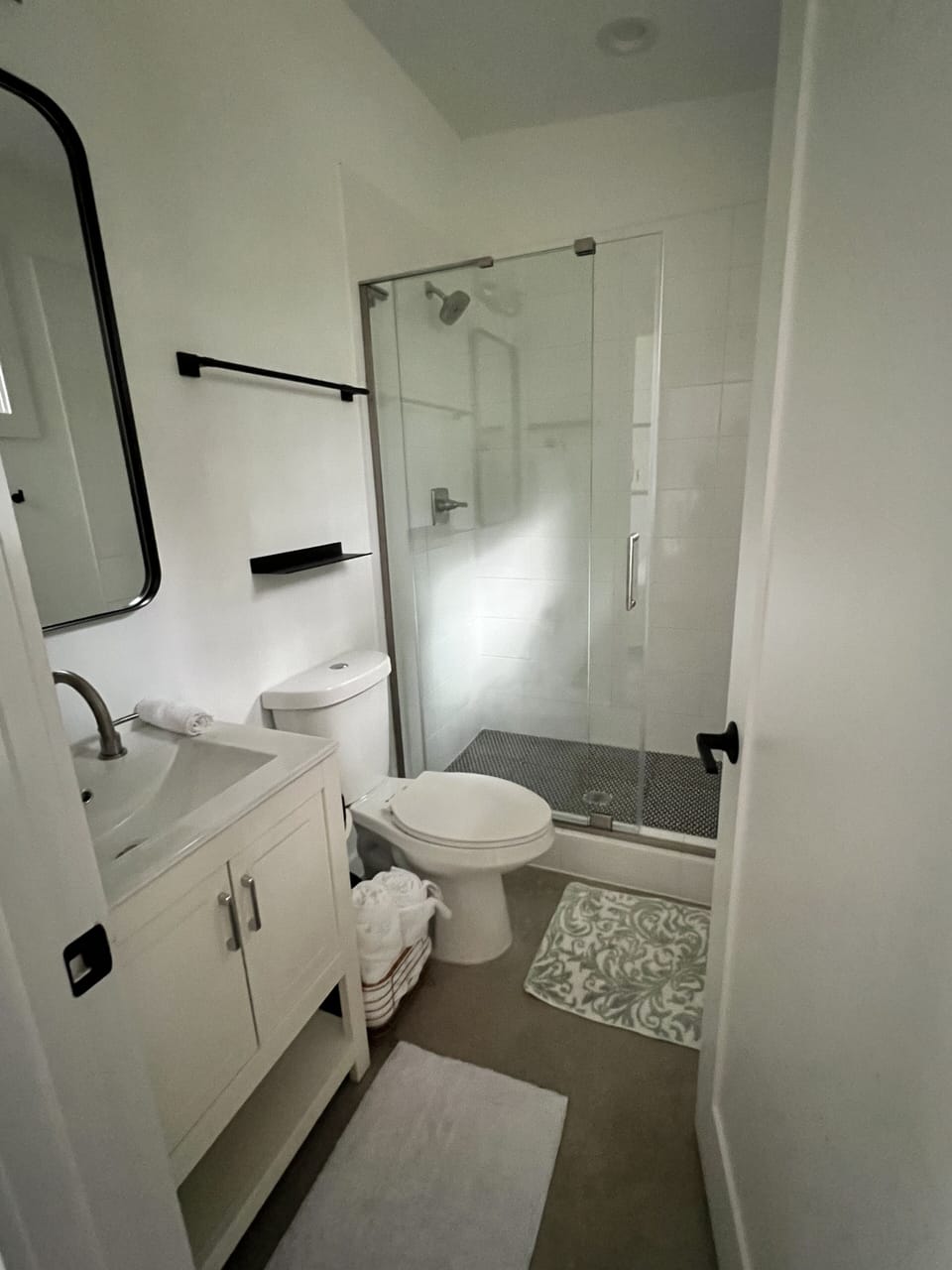 Sparkling Clean: A Fresh Start for Your Bathroom!