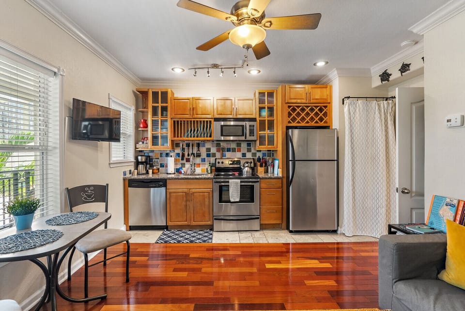 Full Kitchen