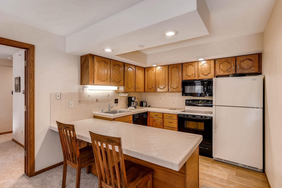 Condo, 1 King Bed with Sofa bed (Westwind 206 2BD 2BA Gold Condo in Li) | Private kitchen