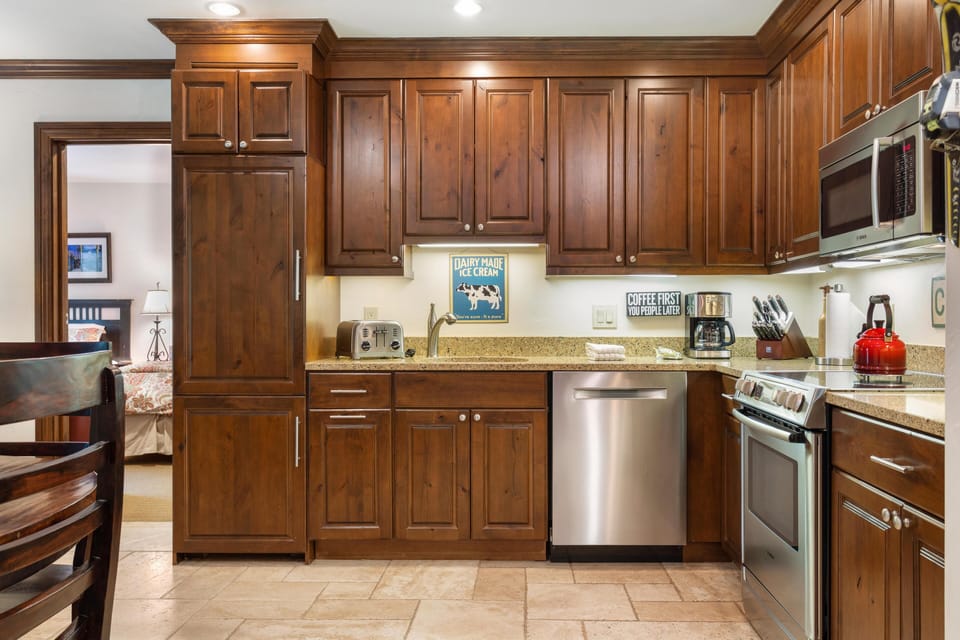 Condo, 1 King Bed (Westwind 207 2BD 2BA Platinum Condo i) | Private kitchen