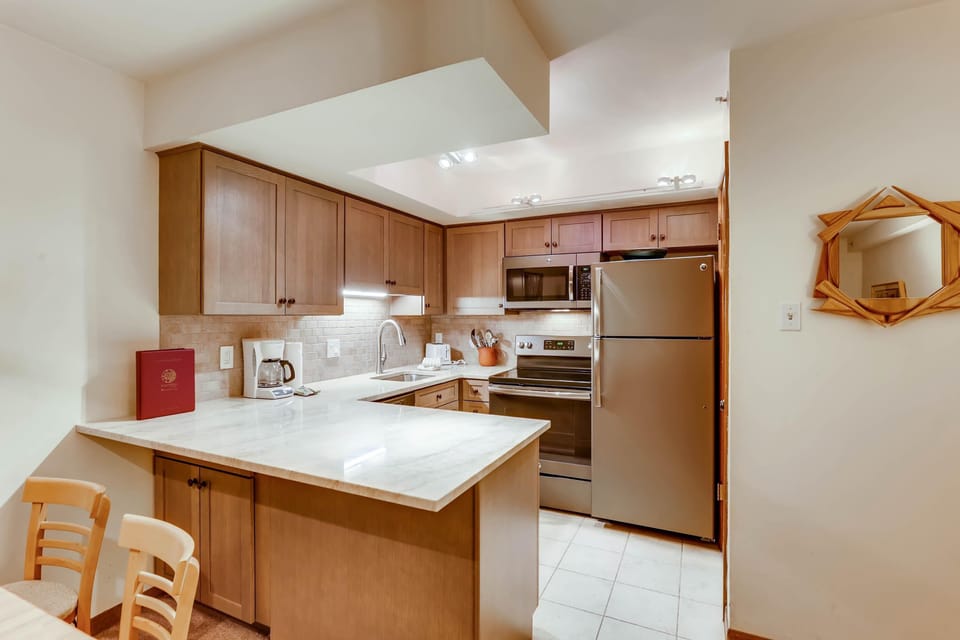 Condo, 1 King Bed with Sofa bed (Westwind 109 1BD 1.5BA Gold Condo in ) | Private kitchen