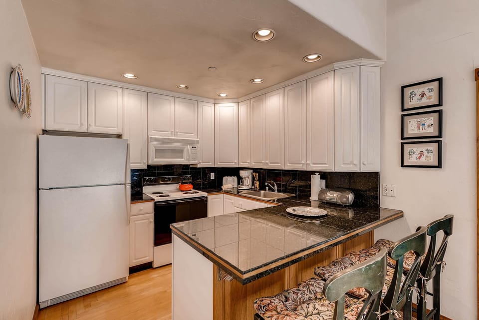 Condo, 1 King Bed with Sofa bed (Westwind 406 2BD 2BA Diamond Condo in) | Private kitchen