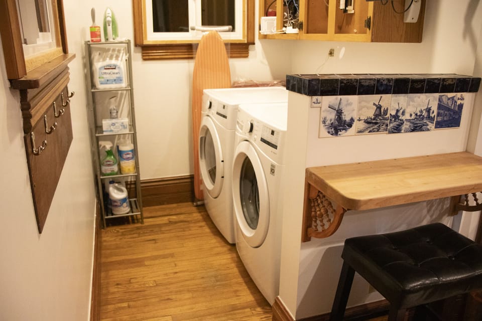 Laundry area image 1