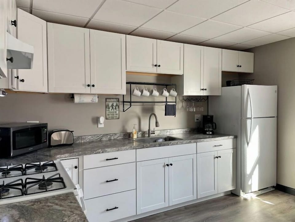 full kitchen