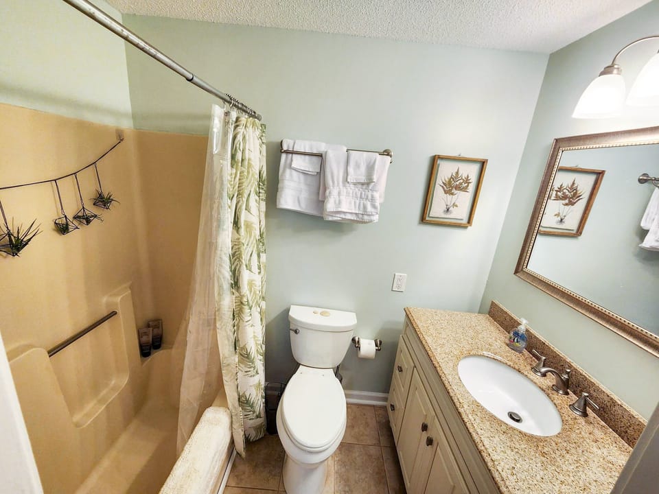 Main bathroom on 2nd floor