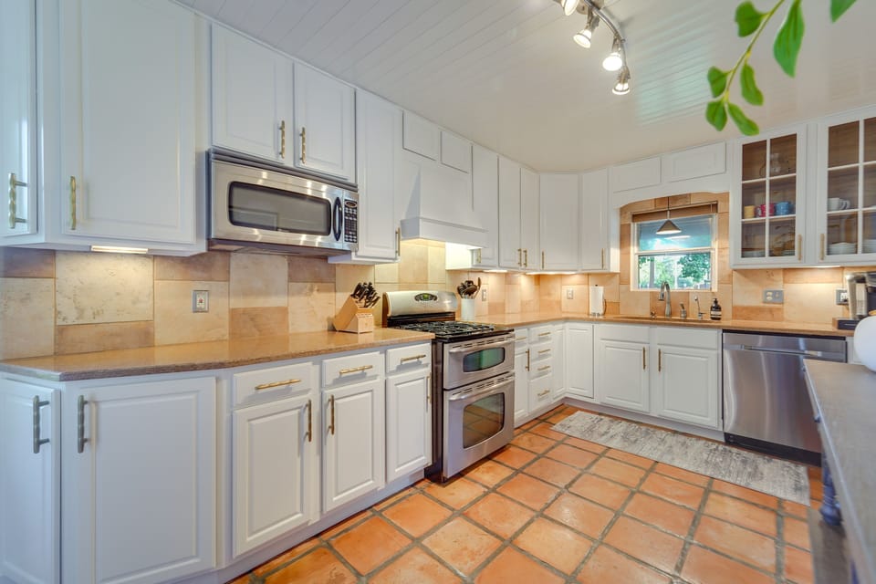 Kitchen | Cooking Basics | Spices | Crockpot | Toaster