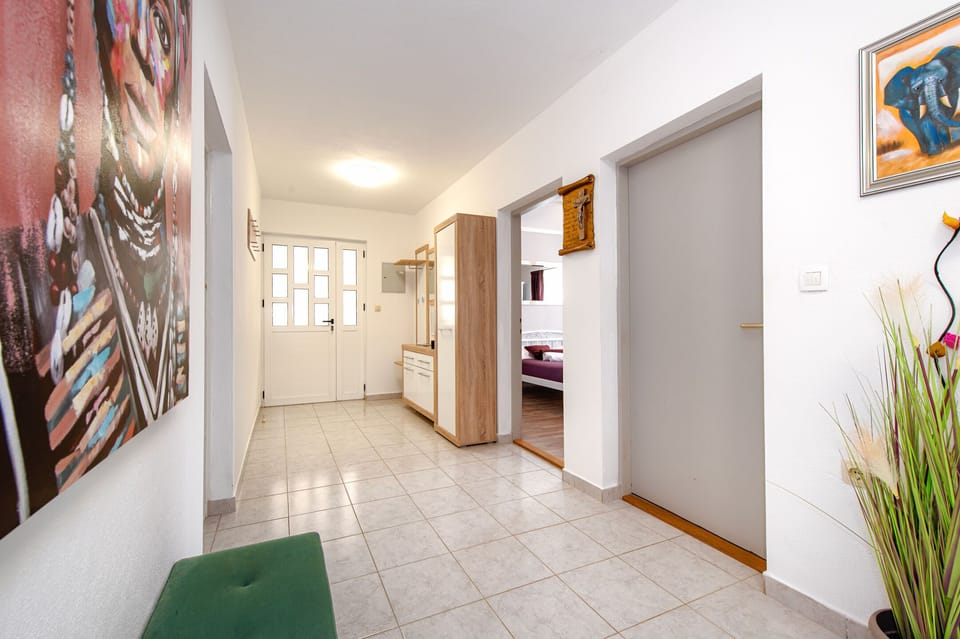 Villa | Hallway