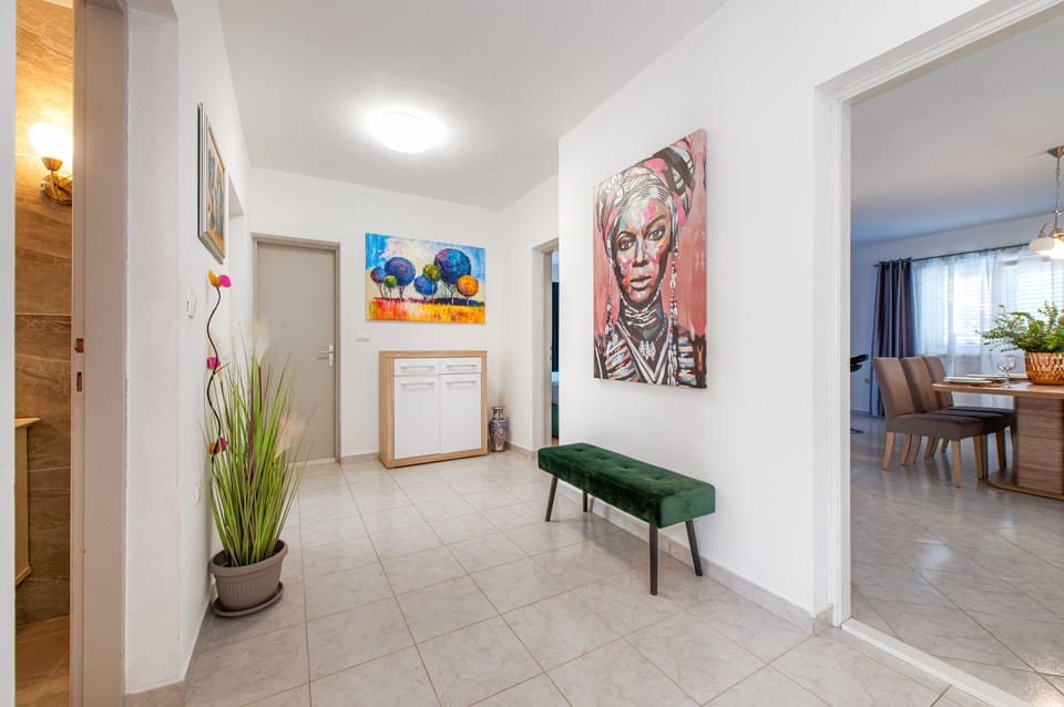 Villa | Hallway