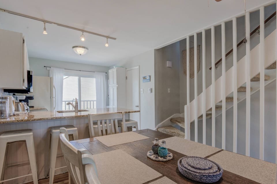 Dining Area | Stairway up to Level 3