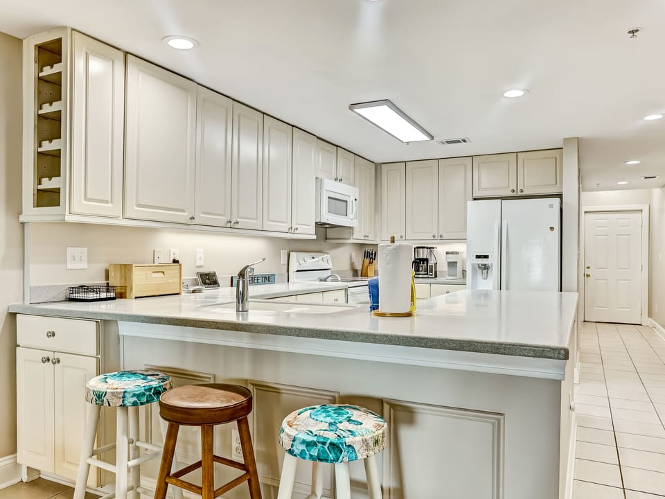 Fully equipped kitchen