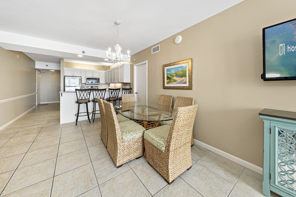 Family Condo, 3 Bedrooms, Ocean View, Beachfront | In-room dining