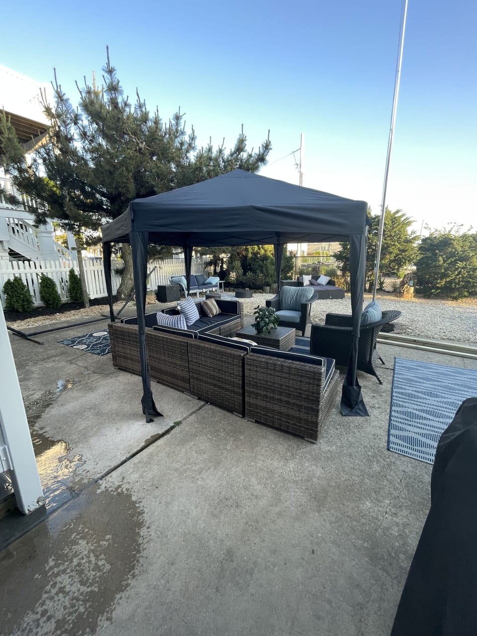 Sectional 
Daybed 
Outdoor shower