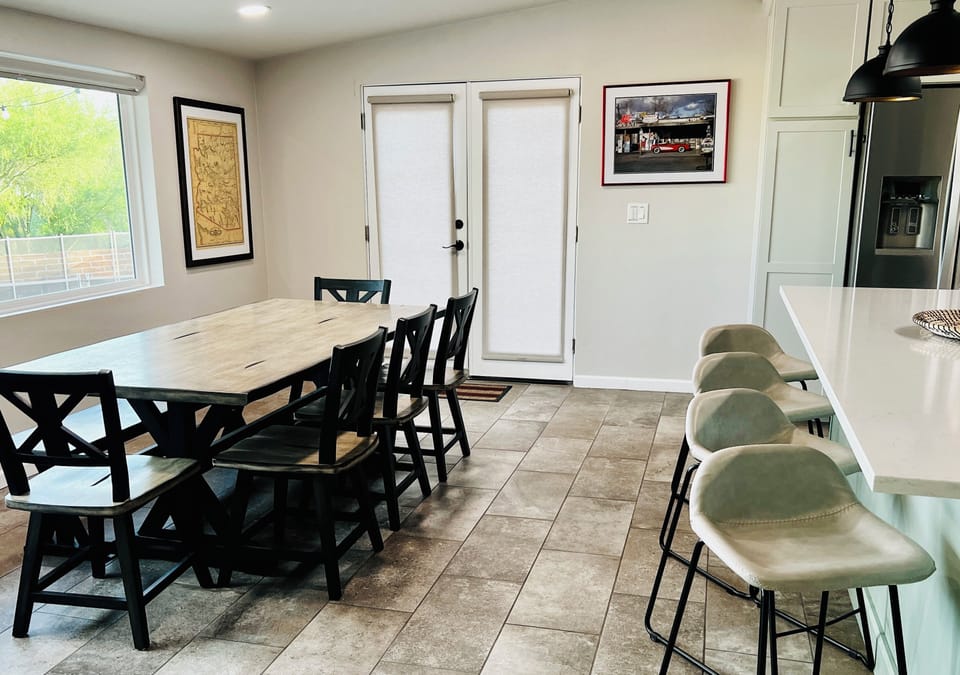 Comfortable seating for 8 at the table and 4 at the counter