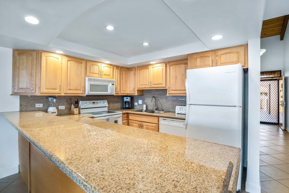 Fully equipped family kitchen. 