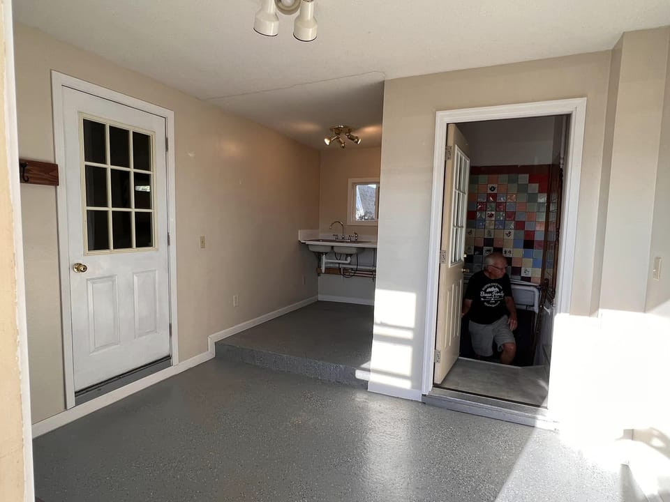 Heated Entrance/Dog Area 