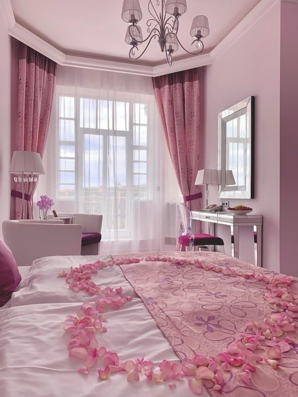 Deluxe Double Room, 1 Queen Bed, Balcony, Park View | Premium bedding, in-room safe, free WiFi, bed sheets