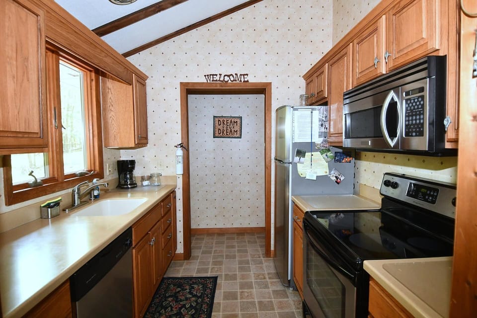 Classic House, 2 Queen Beds (Haven Home) | Private kitchen | Coffee/tea maker, fridge, freezer, spices