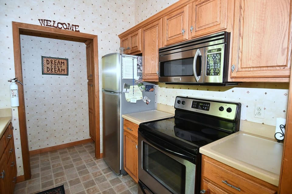 Classic House, 2 Queen Beds (Haven Home) | Private kitchen | Coffee/tea maker, fridge, freezer, spices