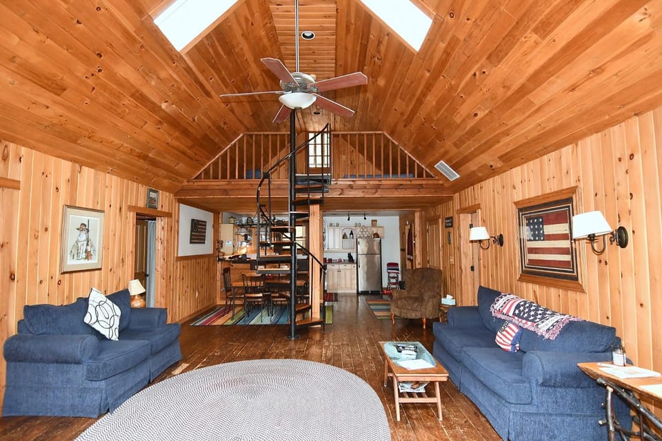 House, Multiple Beds (Seventh Heaven - Heavenly Retreat ) | Living room | Fireplace