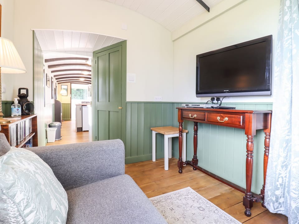 1 bedroom, individually decorated, individually furnished