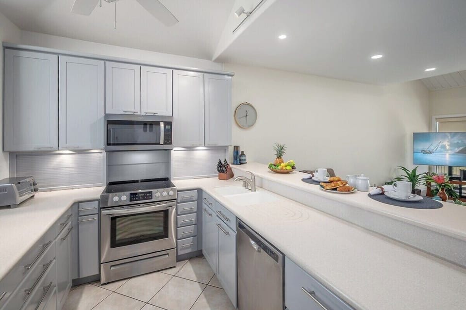 Fully Equipped Kitchen - Manualoha 402