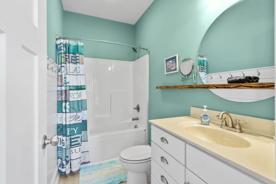 Private bath (en-suite) = quiet & private peace—perfect for a break from big crew living.