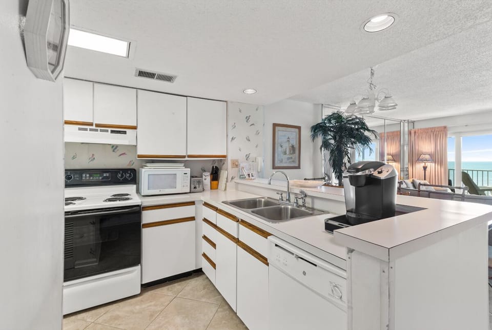 Fully equipped kitchen with Keurig for easy mornings