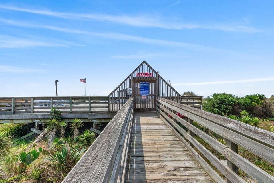 Heads up: the community fishing pier is still currently closed as of 2026 (storm damage).