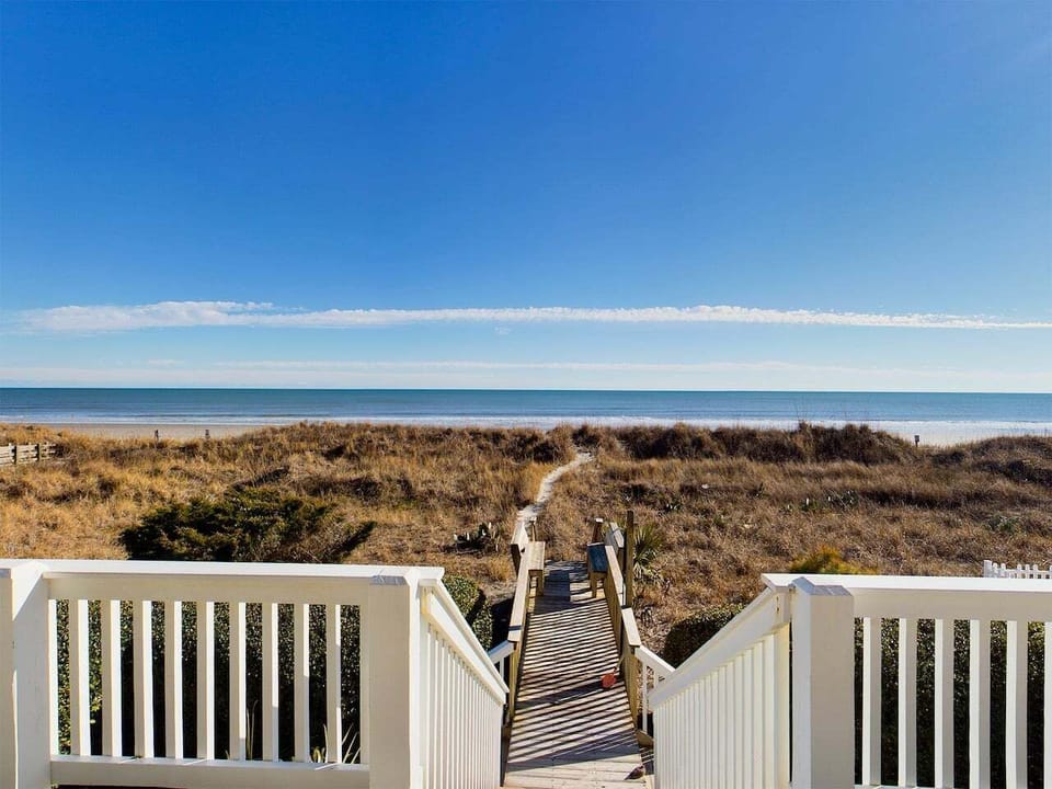 Private walkway right to the beach, nothing will get between you and the ocean here.
