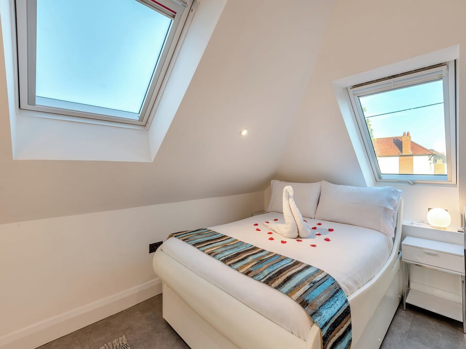 Double bedroom | The Otter - River Annexe, Christchurch
