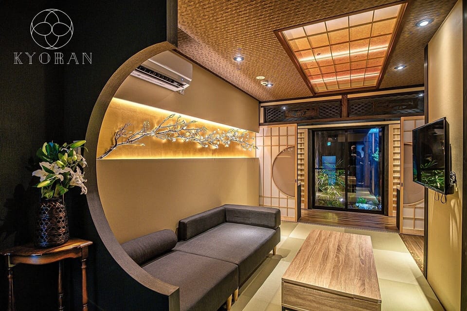 8 minutes by train to Gion 7 minutes on foot from / Kyoto Kyōto House in Kyoto