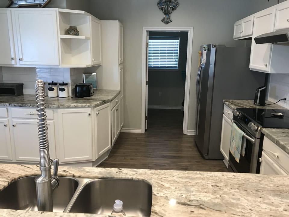 kitchen area with all appliances and Air fryer

