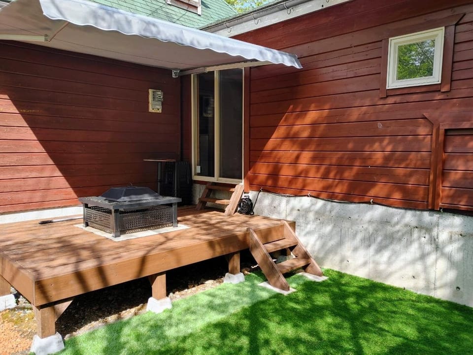 Wood deck *With roof/Mini dog run *Without roof