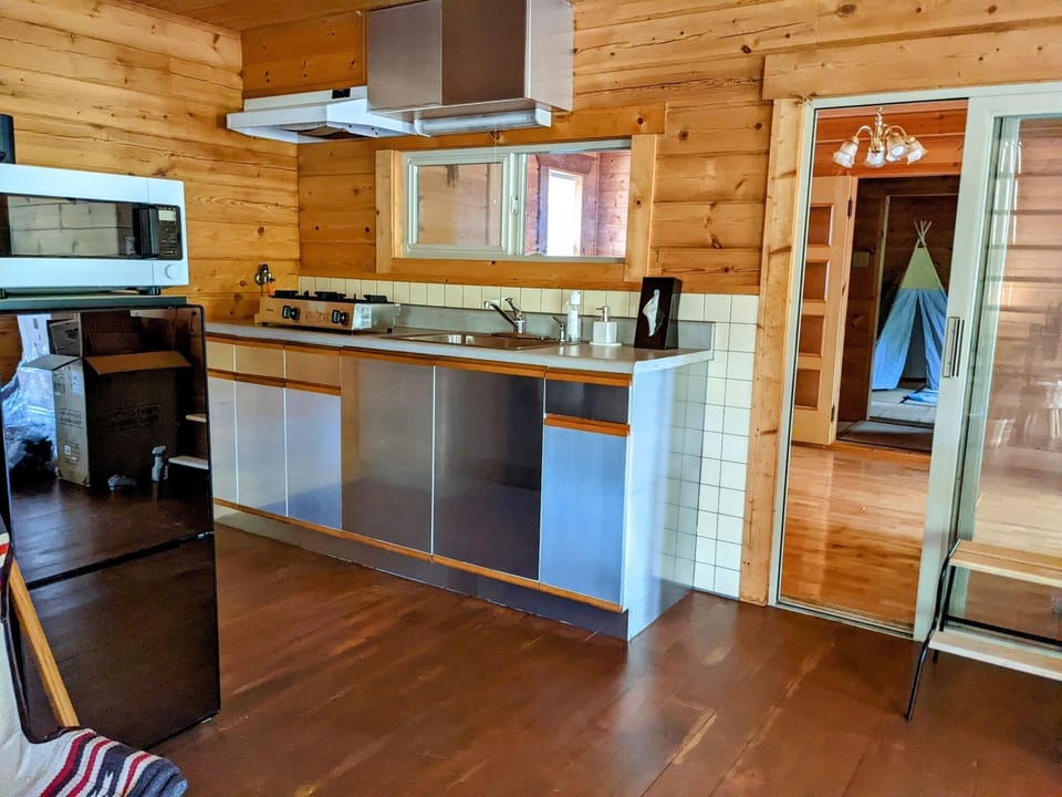 Main room/kitchen space