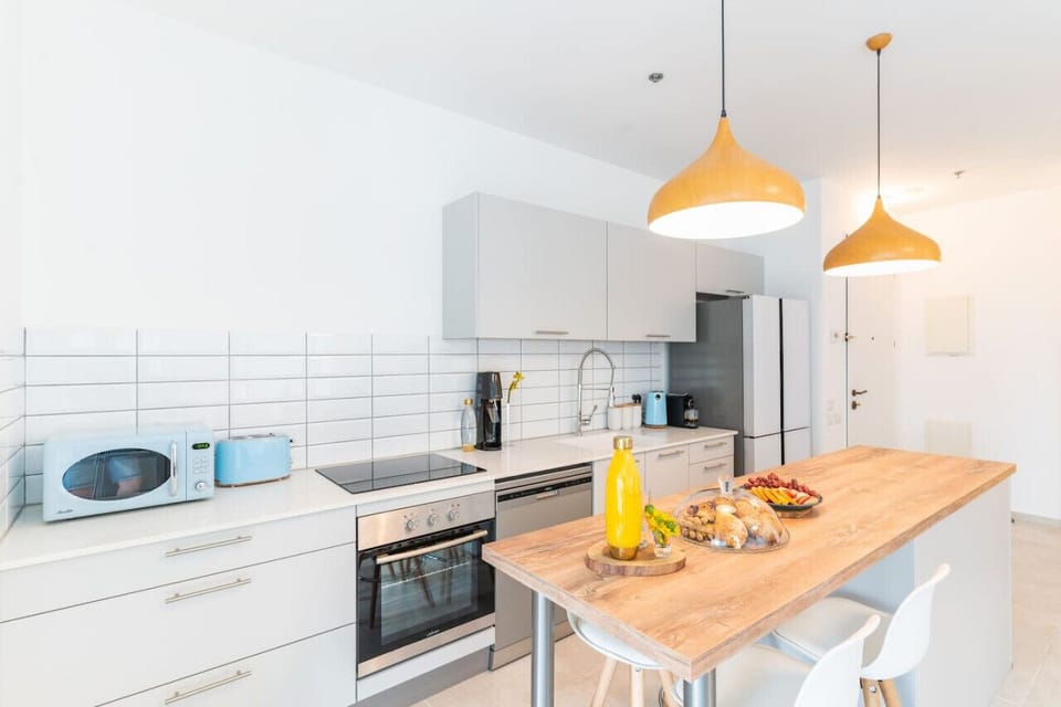 Kitchen and Dinning area