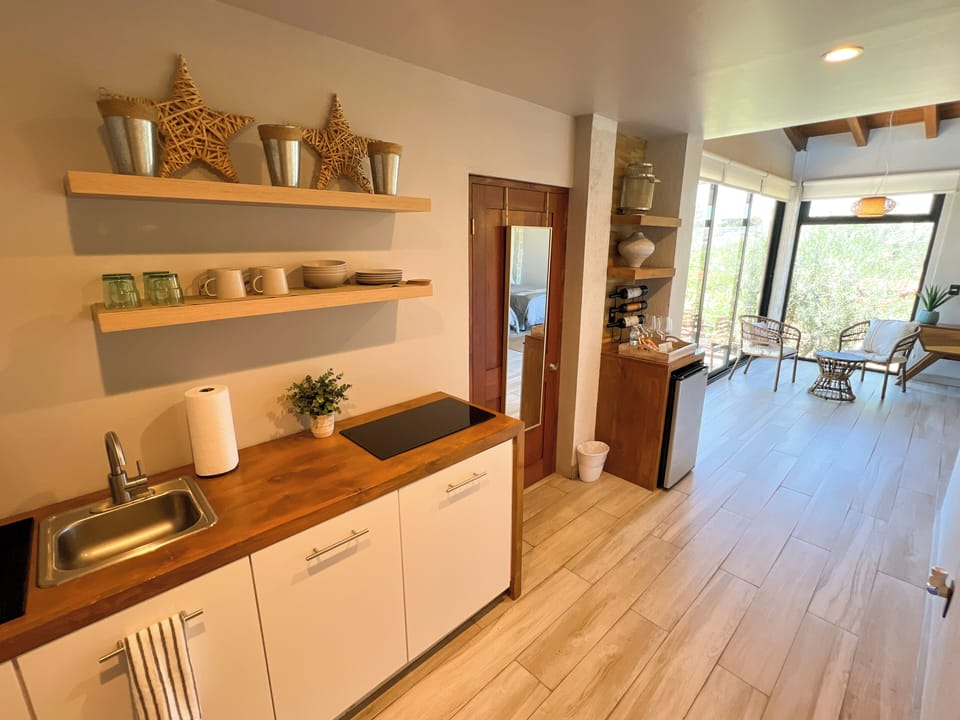 Family Double Room, Vineyard View | Private kitchen | Mini-fridge, coffee/tea maker, cookware/dishes/utensils, paper towels