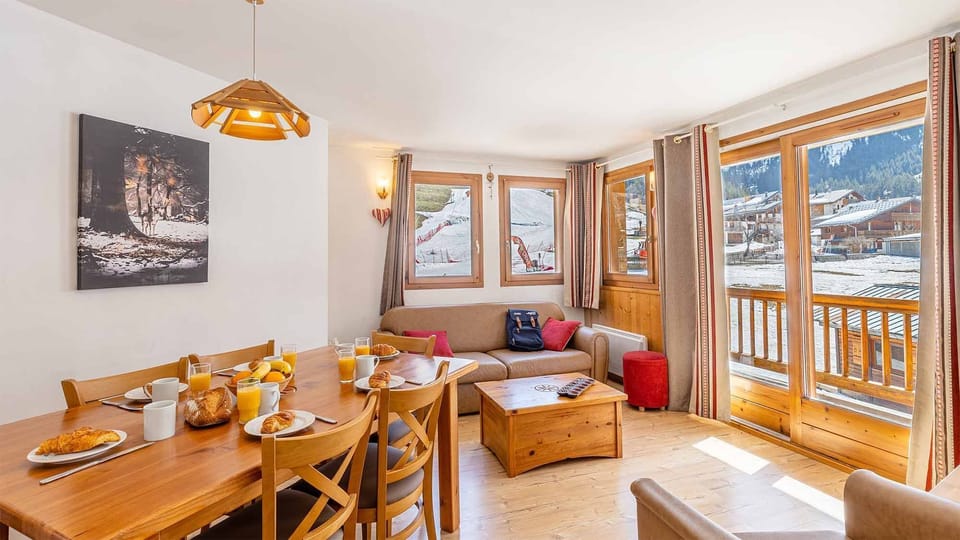 Welcome to our cozy apartment by the pistes!