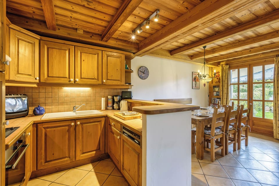 Practical and well equipped kitchen