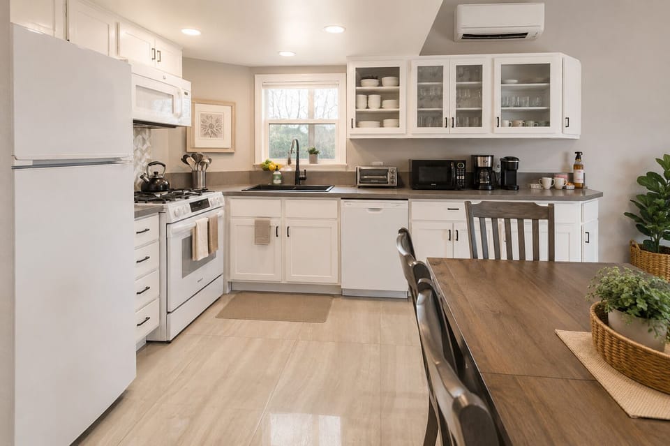 Newly remodeled kitchen and new appliances too!