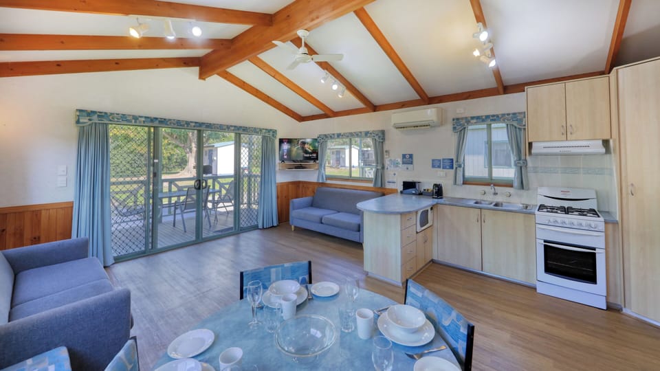 Two Fold Bay Villa, 2 Bedrooms (6 guests) - No Pets Allowed | Private kitchen | Full-size fridge, microwave, stovetop, toaster
