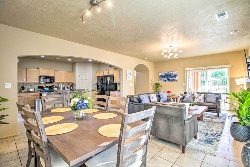 Dining Area | 1st Floor