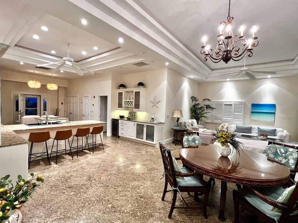 Spacious living Penthouse Condo C at the yacht Club